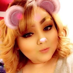 Meet your Posher, Dee